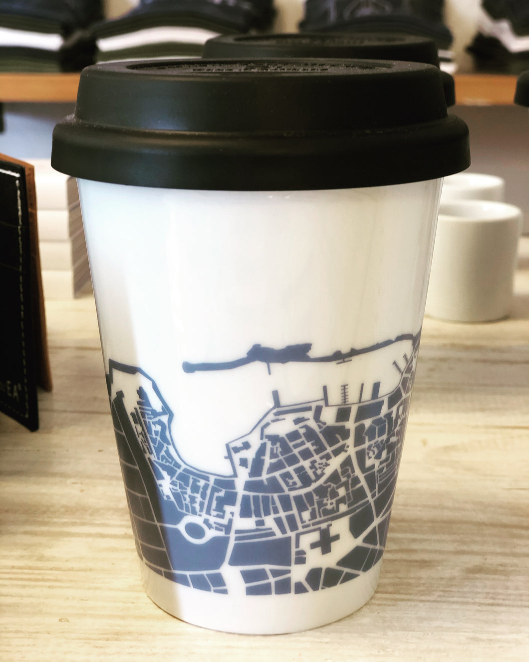 map reusable cup with silicone lid